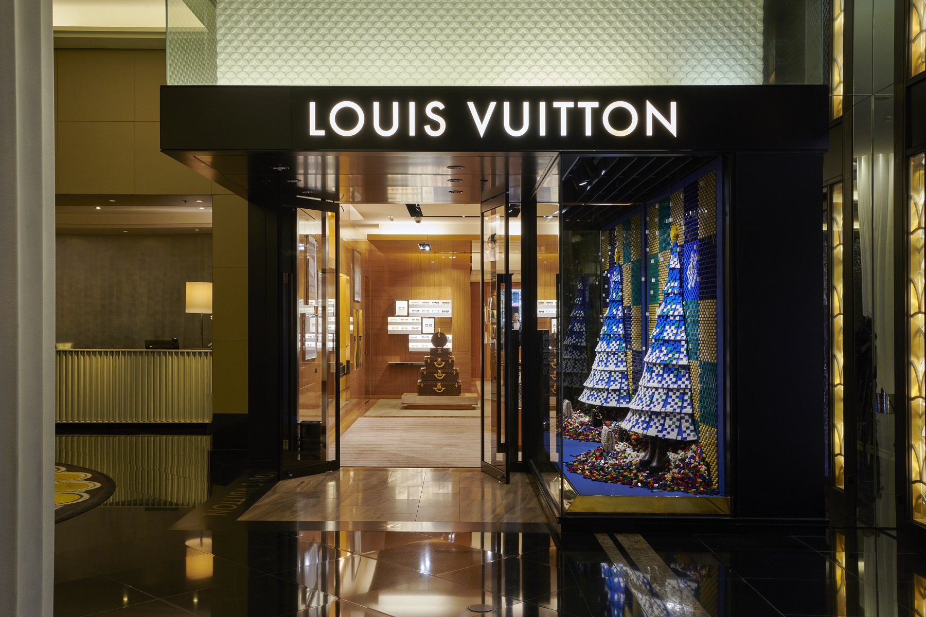 Maria Ghabour  Louis Vuitton Store